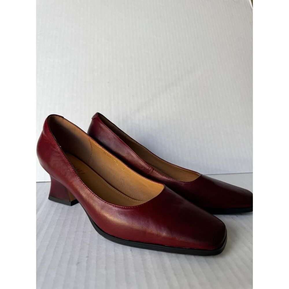 Women's Red and Brown Courts